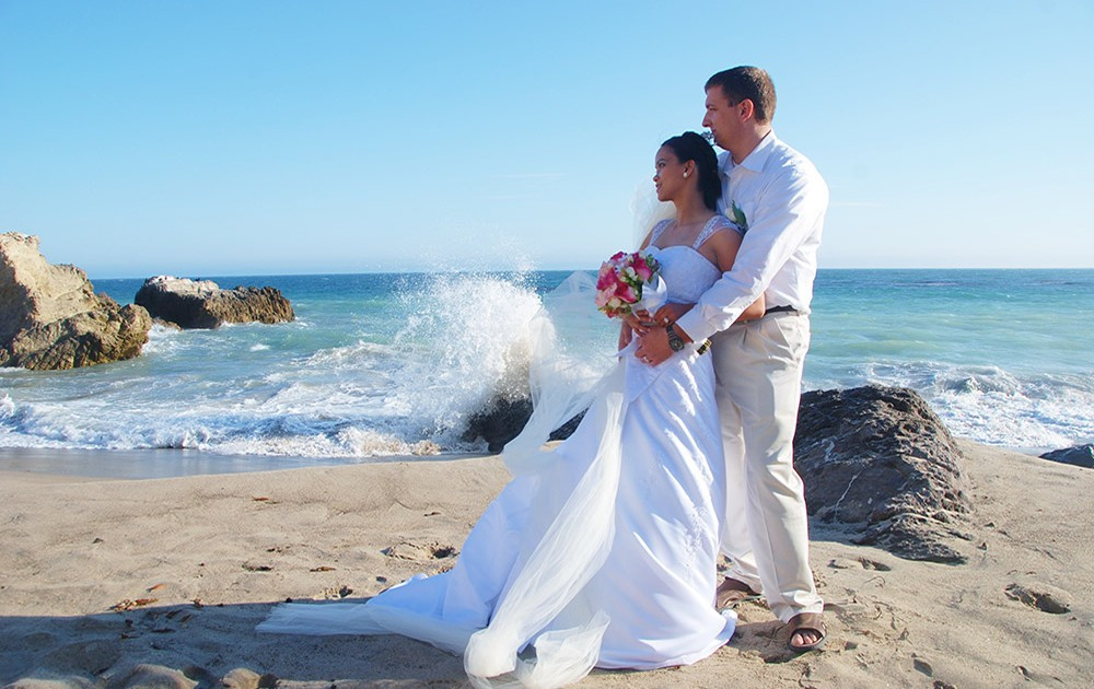 Wedding In The Beach
 Beach Weddings in San Diego Call 619 479 4000
