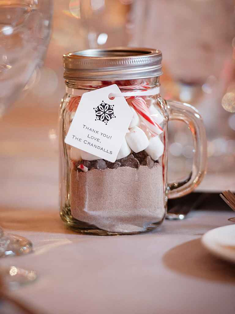 Wedding Party Favors Ideas
 20 DIY Wedding Favors for Any Bud