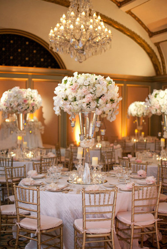 Wedding Reception Table Decor
 Decoration de mariage blanc et doré
