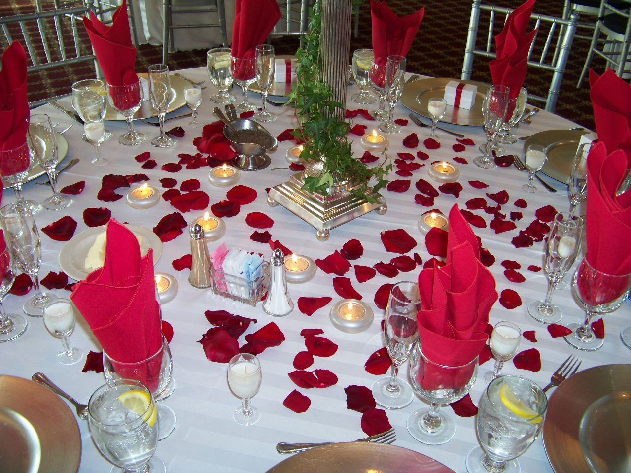 Wedding Reception Table Decor
 Home Decor Tips Wedding Reception Decorations with Balloons