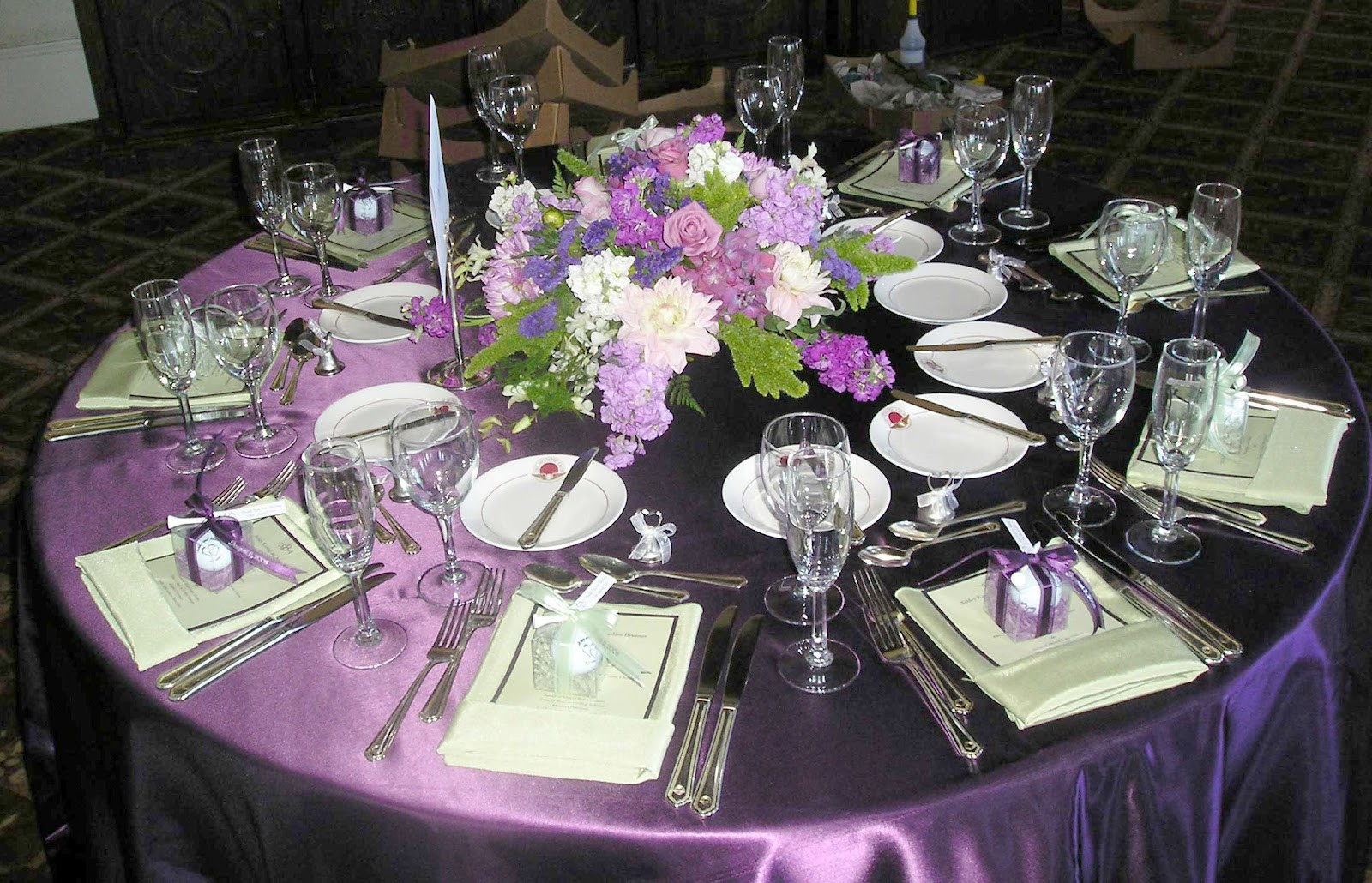 Wedding Reception Table Decor
 Choosing your wedding color binations