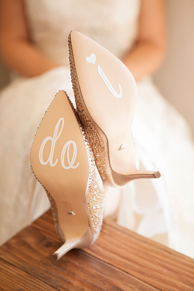 Wedding Shoe Decals
 Learn how to make your own custom wedding shoe stickers