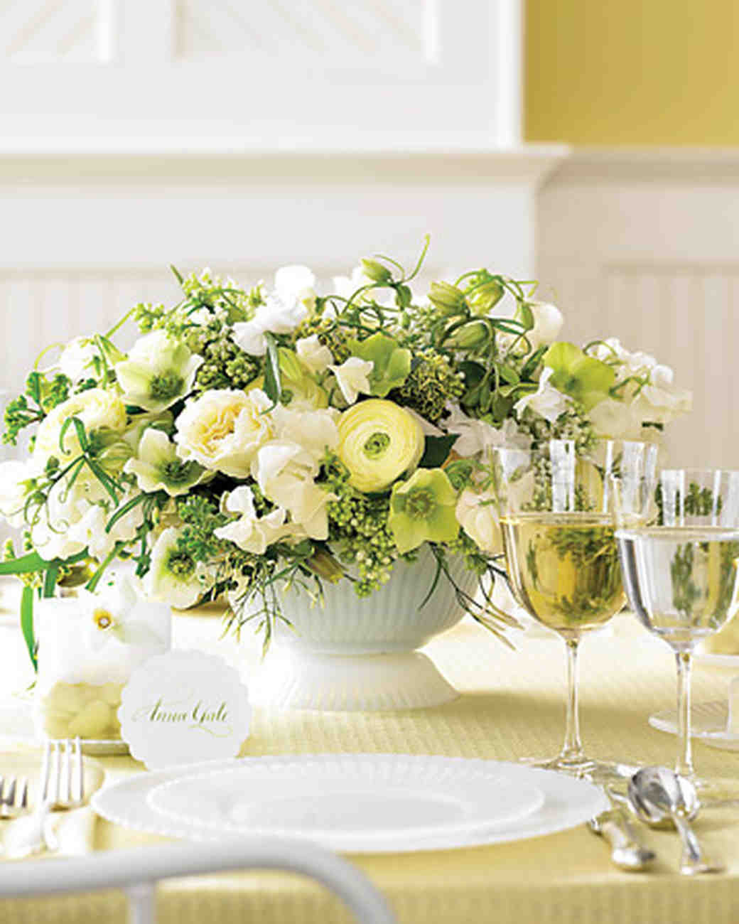 Wedding Table Flower Arrangements
 Classic Wedding Centerpieces
