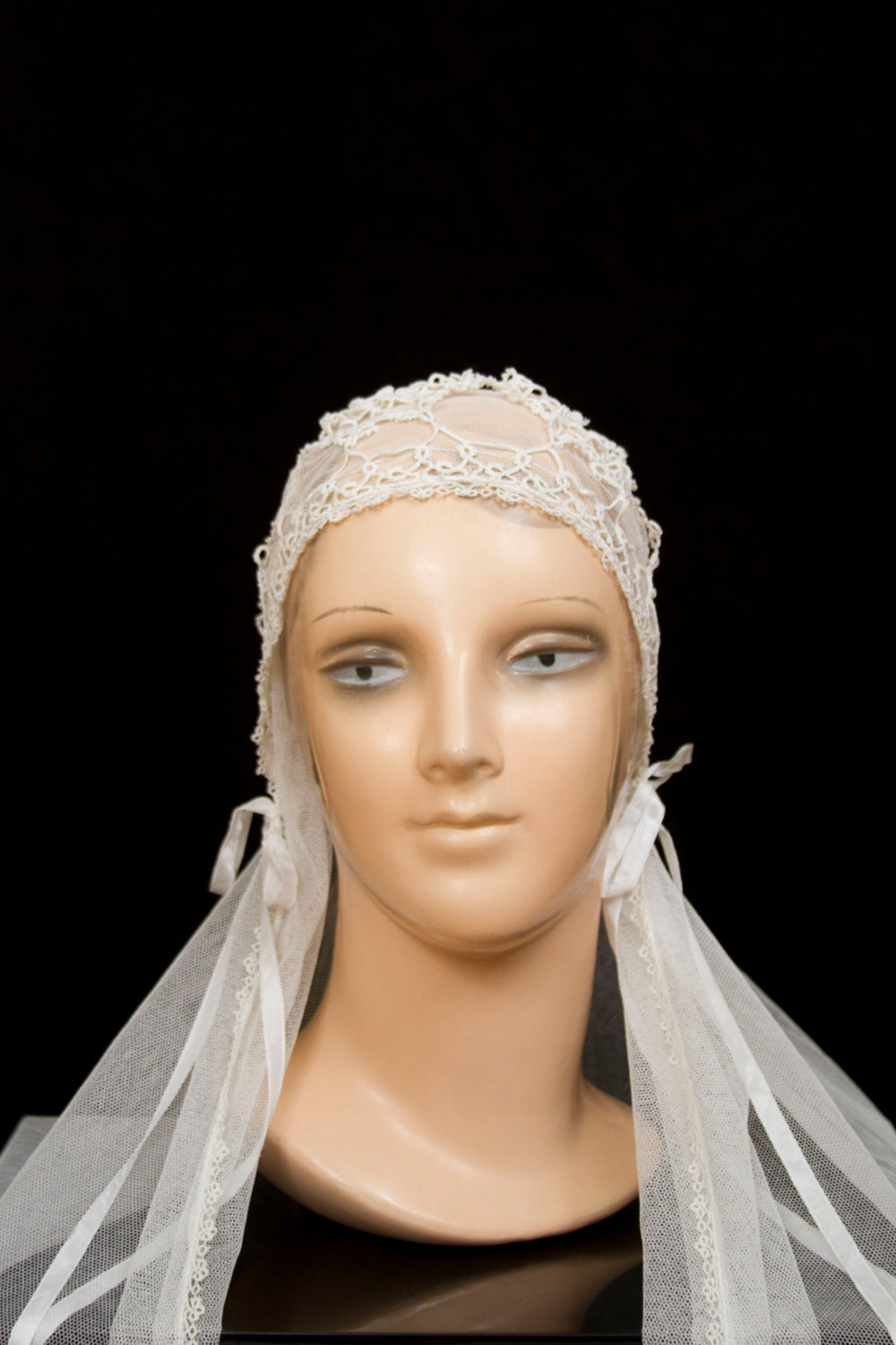 Wedding Veils And Head Pieces
 1920s Bridal Veil Headpiece Tatted Lace Headpiece with