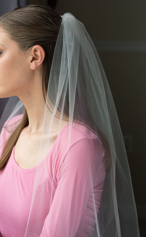 Wedding Veils DIY
 How to Make a Bridal Veil With a b