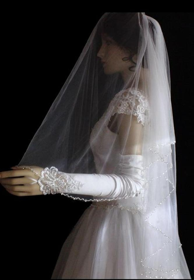 Wedding Veils With Beaded Edge
 Diamond White Two Layer Pearl Beaded Edge Fingertip