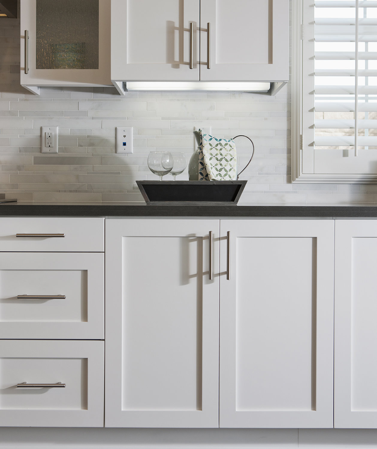 White Kitchen Cabinet Handles
 How to Spruce Up Your Rental Kitchen