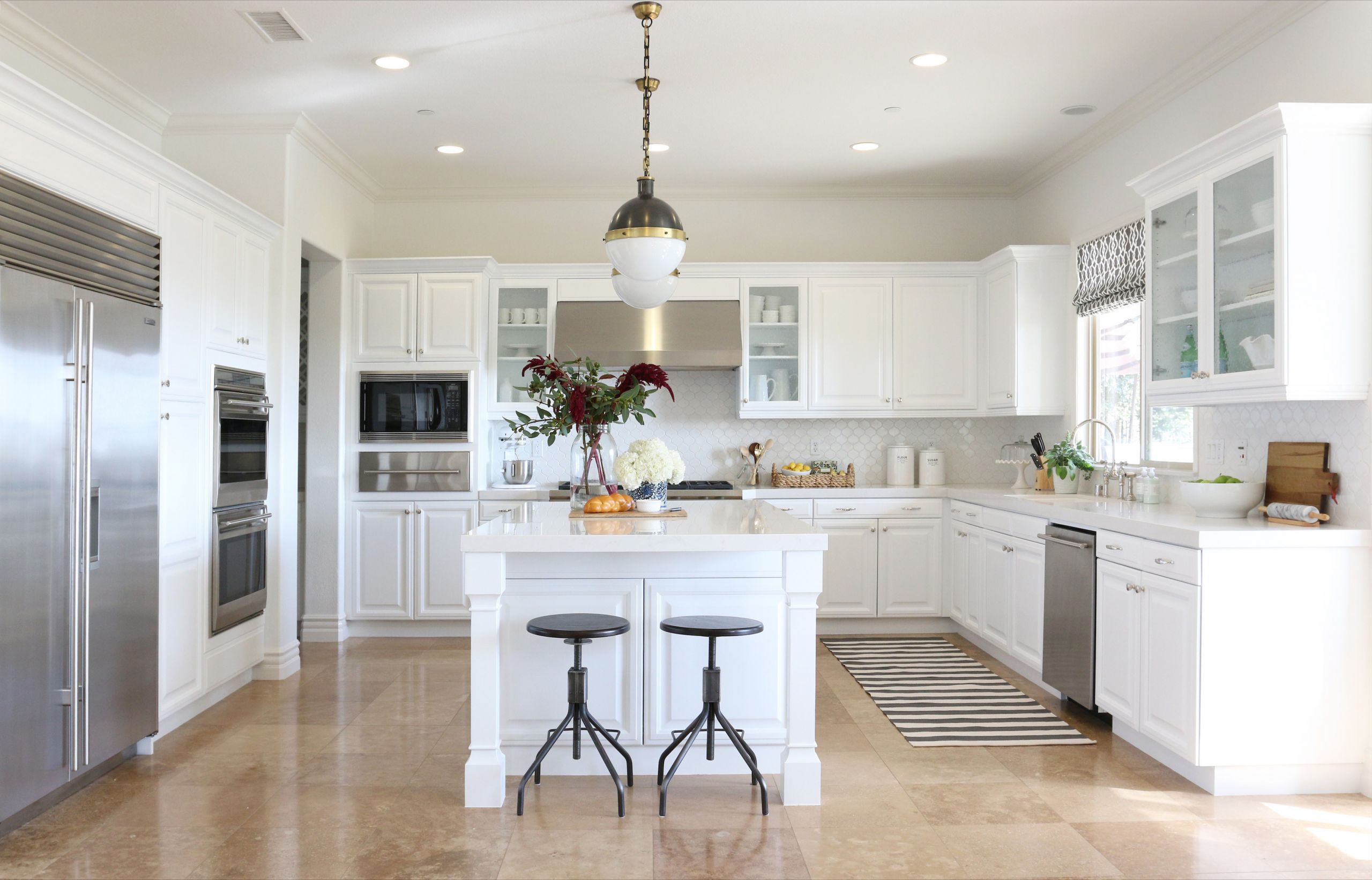 White Kitchen Cabinets Designs
 11 Best White Kitchen Cabinets Design Ideas for White