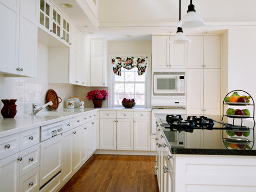 White Kitchen With White Appliances
 White Kitchen Cabinets with White Appliances