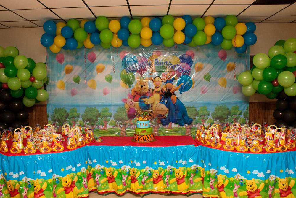 Winnie The Pooh Birthday Decorations
 Winnie the pooh Birthday Party Ideas