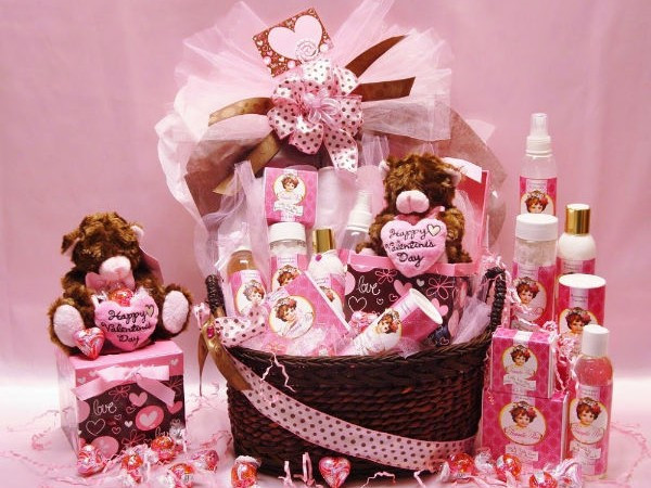Womens Gift Basket Ideas
 The Best Gift Basket Themes for Women