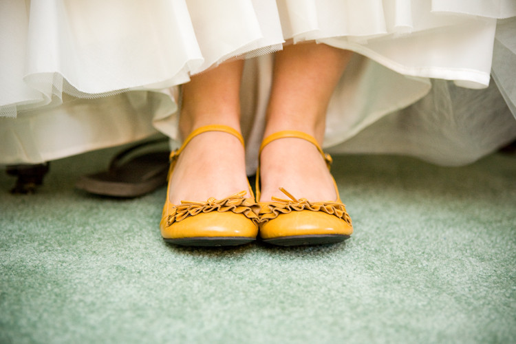 Yellow Wedding Shoes
 Weddingnesday… how could I for about the shoes