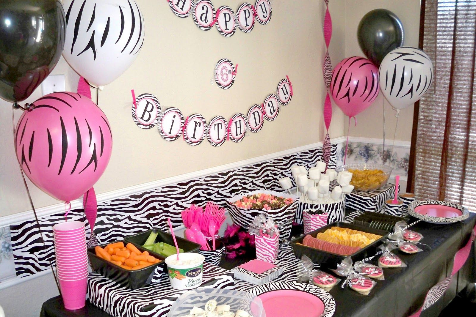 Zebra Print And Pink Birthday Party Ideas
 Zebra table decorations for an animal print party