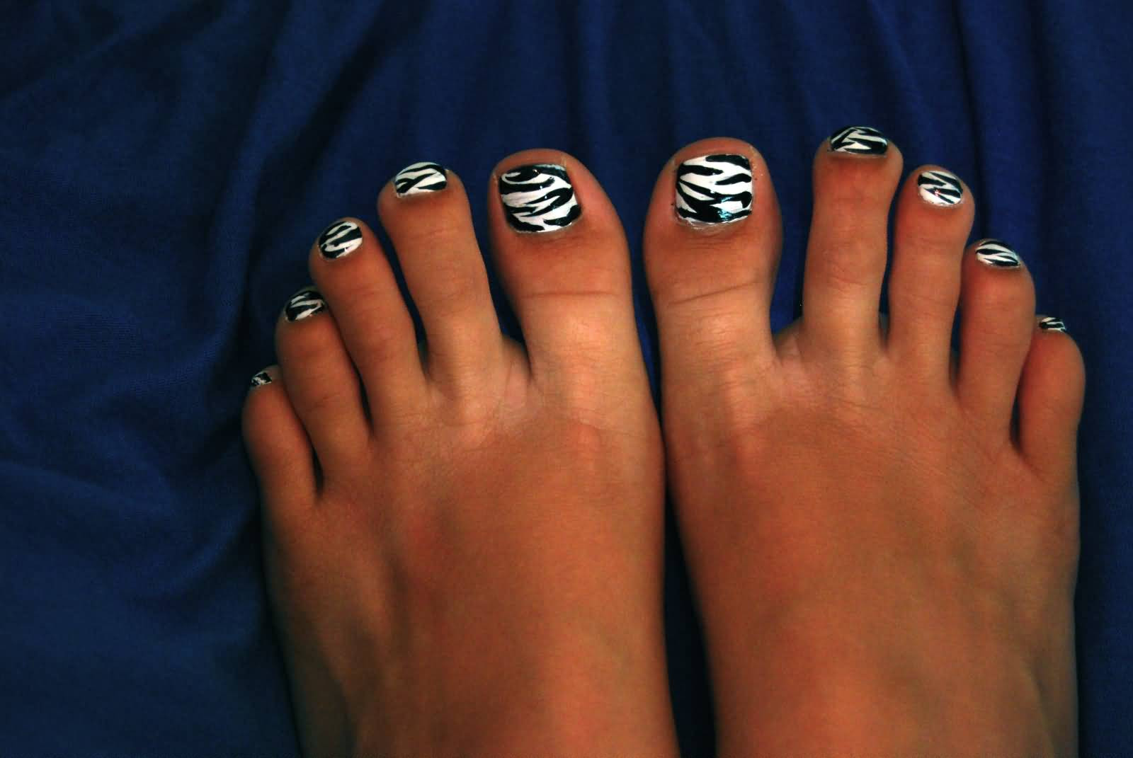 Zebra Toe Nail Designs
 60 Stylish Black And White Nail Art Designs For Toe Nails