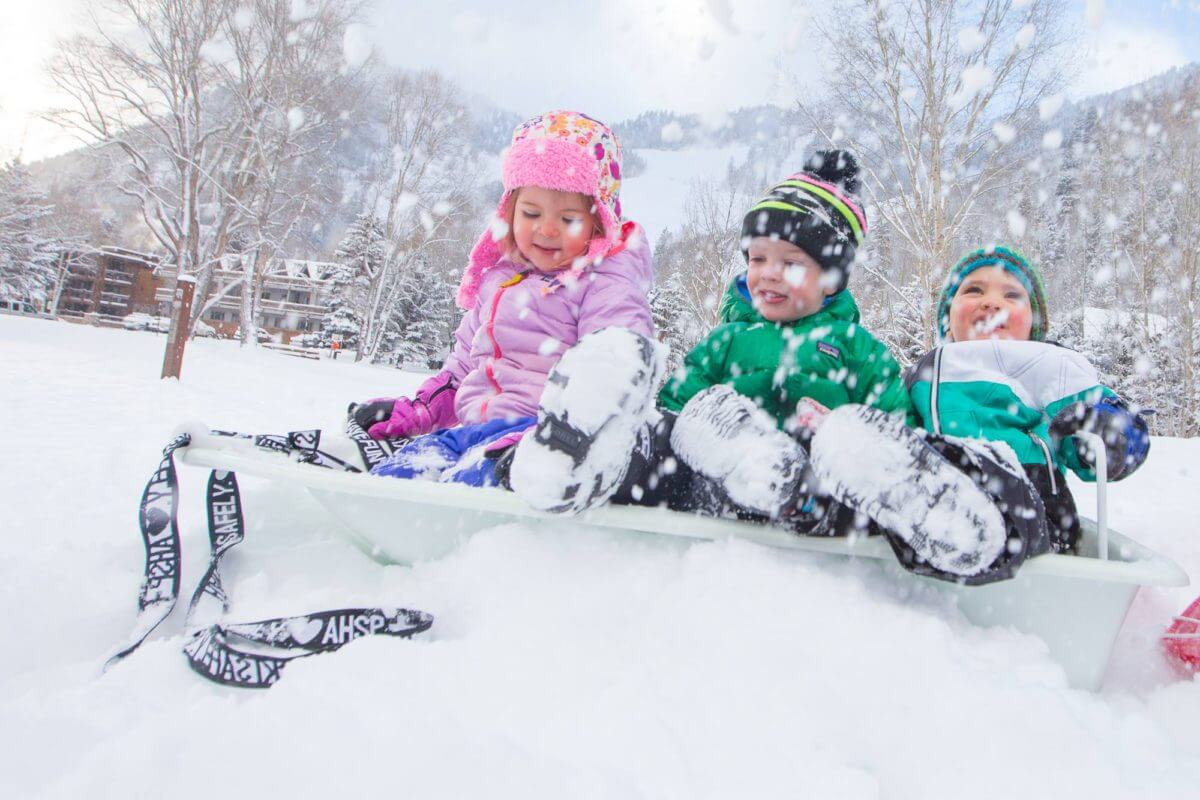 Activities To Do In Winter
 Family Friendly Outdoor Winter Activities and Parks in