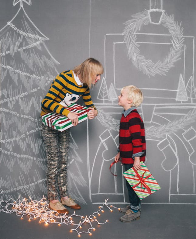 Christmas Photo Booth Ideas
 ‘Tis the Season to Smile 15 Holiday Booth Ideas