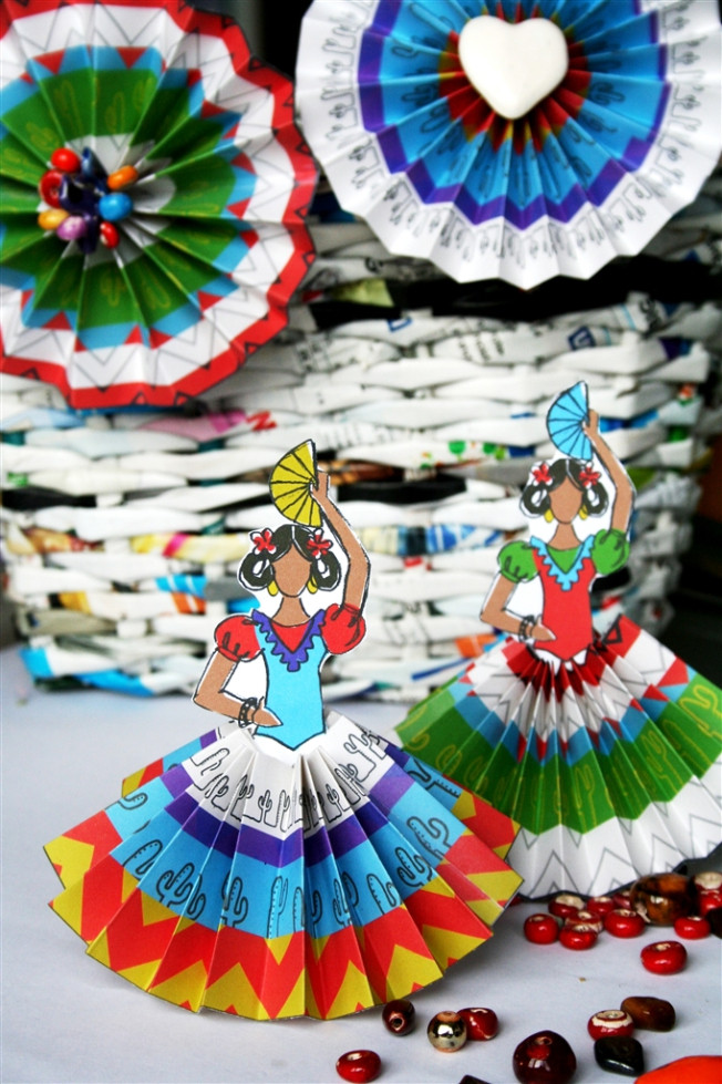 Cinco De Mayo Craft Ideas
 How to make paper rosettes and Señoritas for el Cinco de