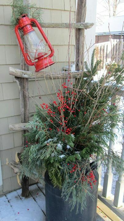Country Winter Decor
 Cheap and Easy DIY Outdoor Christmas Decorations Ideas