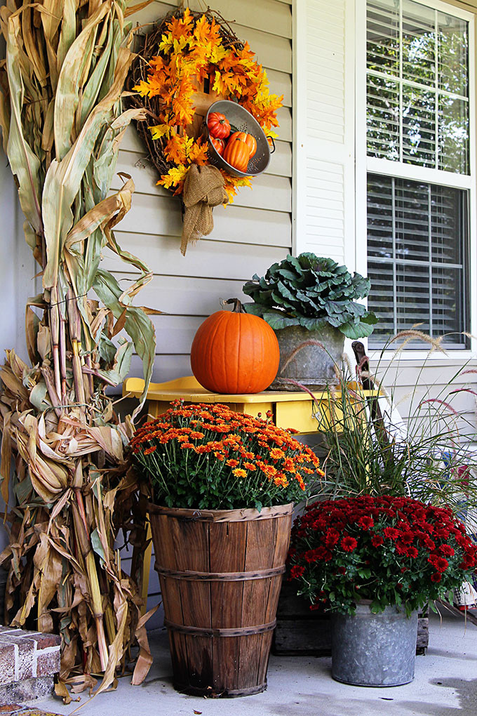 Diy Outdoor Fall Decorations
 30 Beautiful Rustic Decorations For Fall That Are Easy To