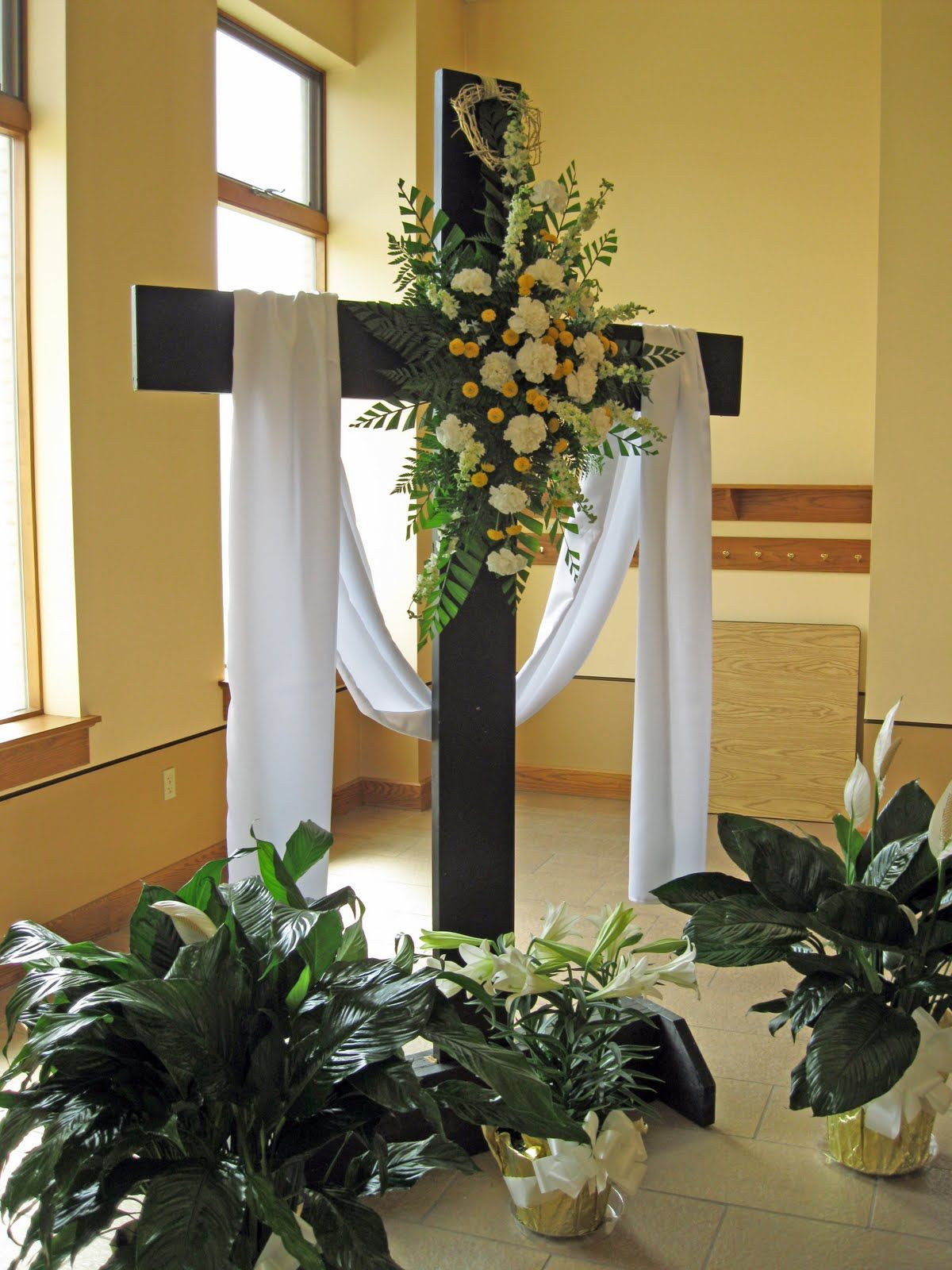 Easter Church Ideas
 Tulle & Floral church Decoration Ideas for Easter