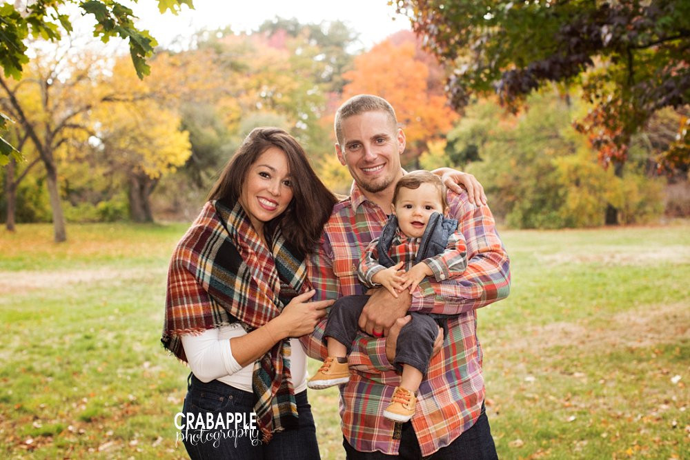 Fall Family Photo Ideas
 Outdoor Fall Family Clothing Ideas 6 Tips