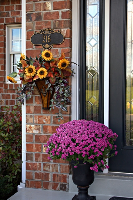 Front Porch Fall Decorating Ideas
 Fall decorating