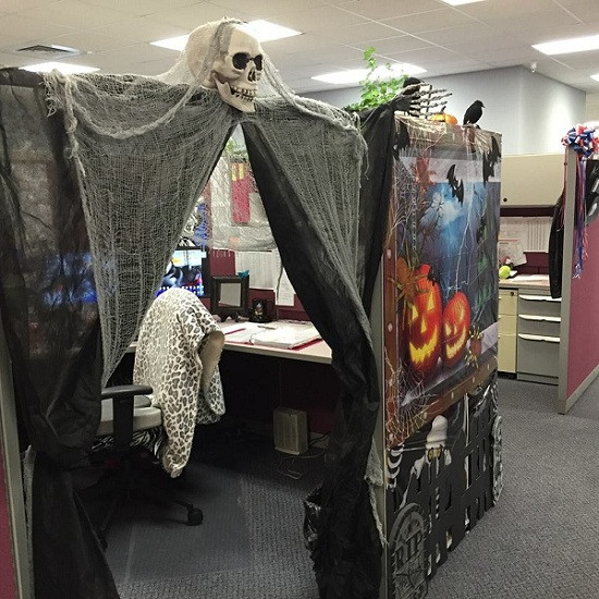 Halloween Cubicle Decorating Ideas
 55 Best Halloween Cubicle Ideas Worth Replicating at Your