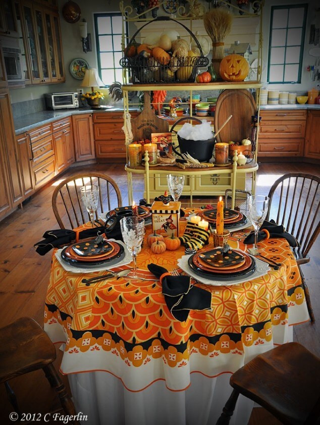 Halloween Tables Ideas
 Creepy And Classy Halloween Table Decoration Ideas