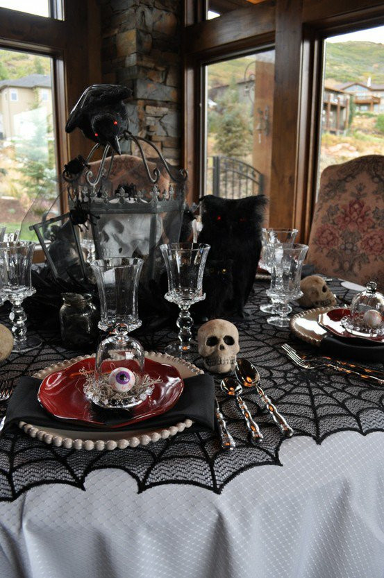 Halloween Tables Ideas
 Table Decorating Ideas for Halloween Pretty Designs