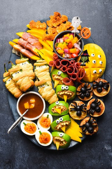 Halloween Treats For Party
 13 Easy Scary Halloween Appetizer Recipes for Your Potluck