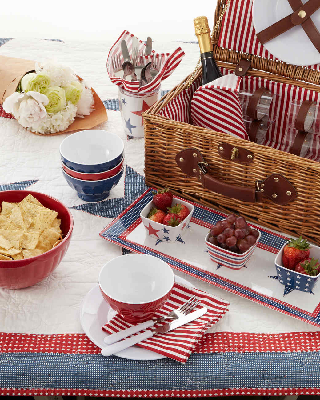 Labor Day Picnic Ideas
 15 Labor Day Decorations to Salute the End of Summer
