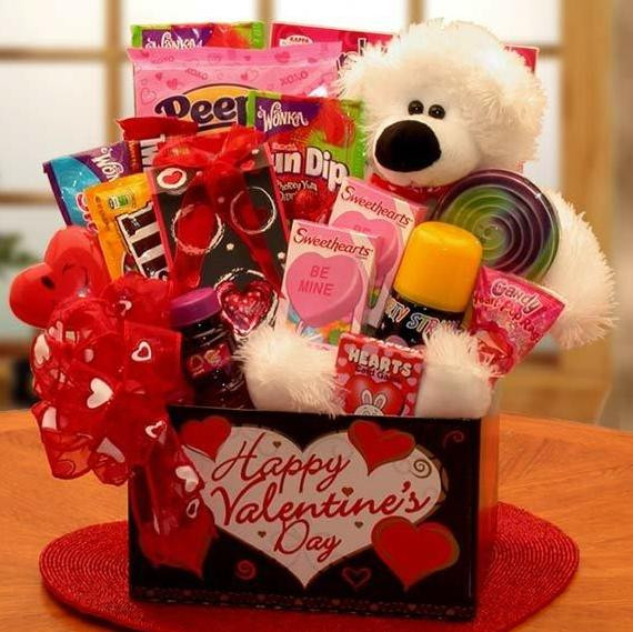 Romantic Valentines Day Gift For Her
 Cute Gift Ideas for Your Girlfriend to Win Her Heart