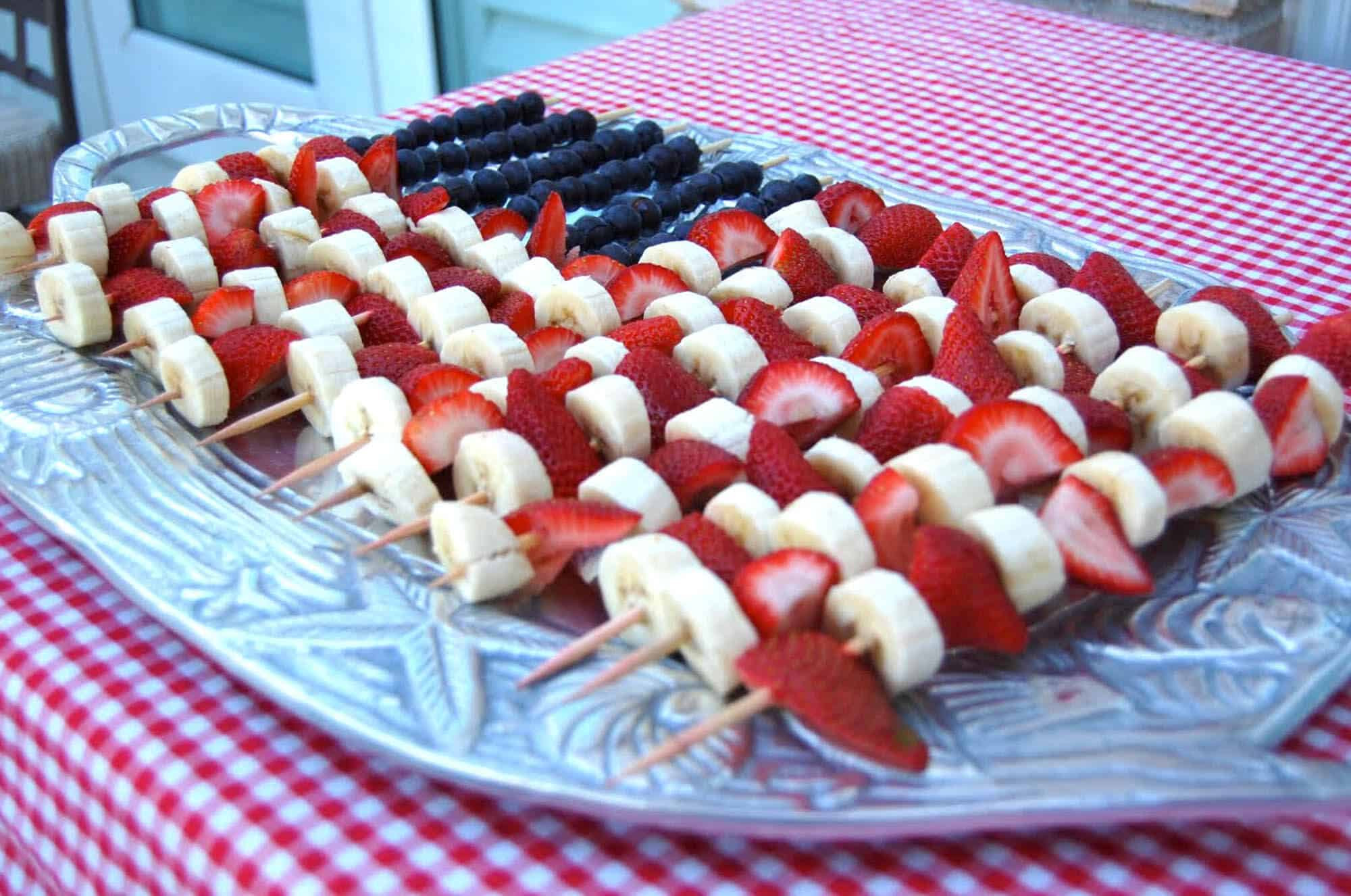 Snacks For 4th Of July Party
 How to Host a Backyard Party & BBQ — Gentleman s Gazette