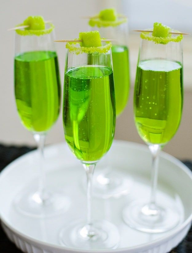 St Patrick's Day Drink Ideas
 11 Green Cocktail Recipes For St Patrick s Day