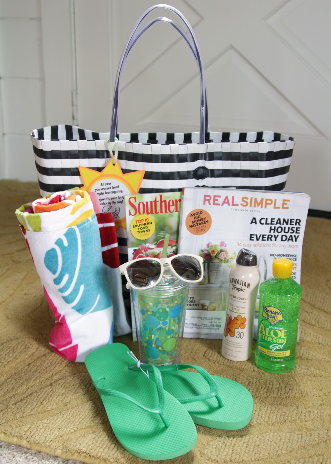 Summer Teacher Gifts
 Fun in the sun Summer Relaxation kit with free printable