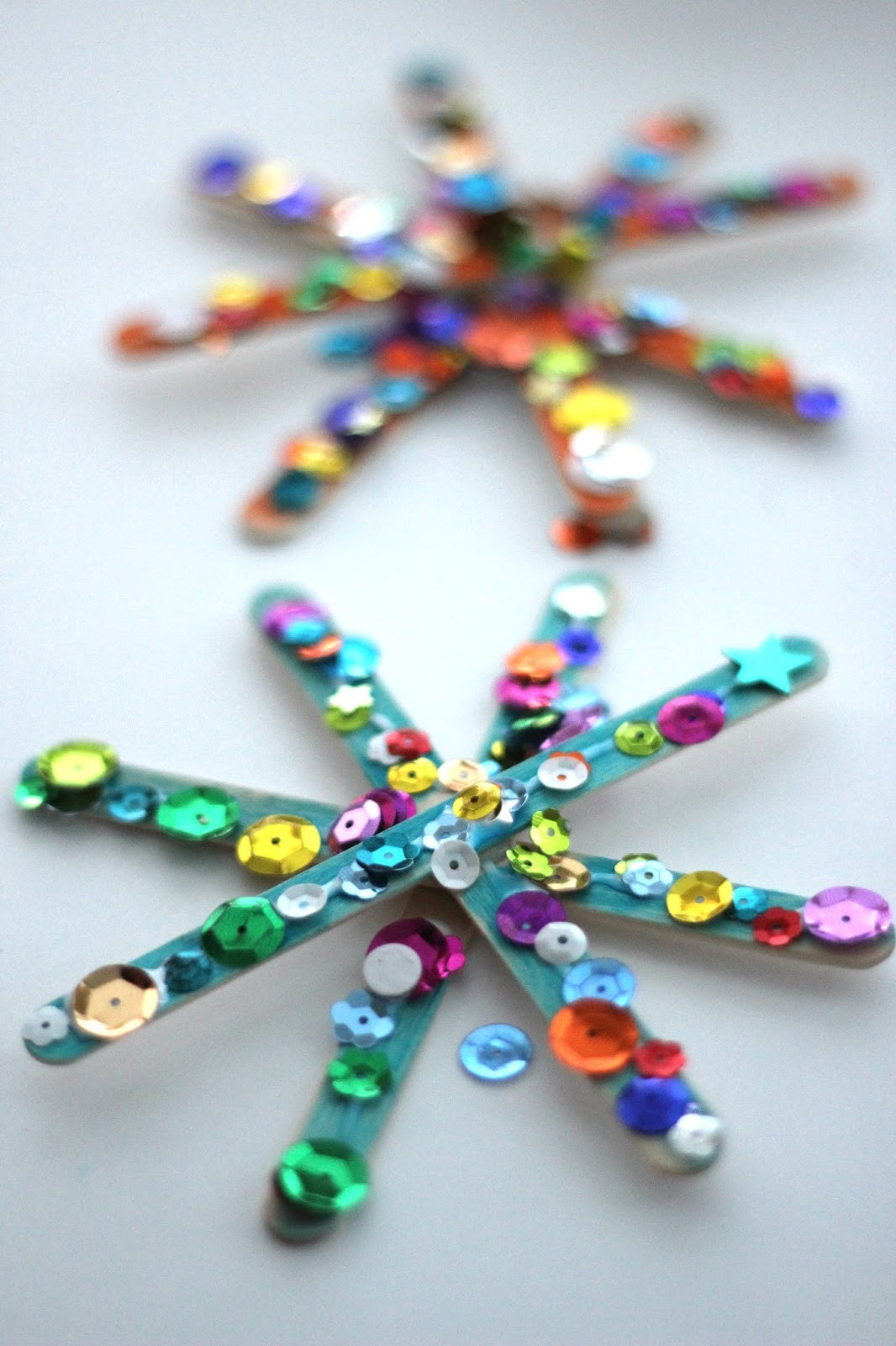 Winter Craft Activities
 Toddler Approved Sparkly Snowflake Craft for Kids