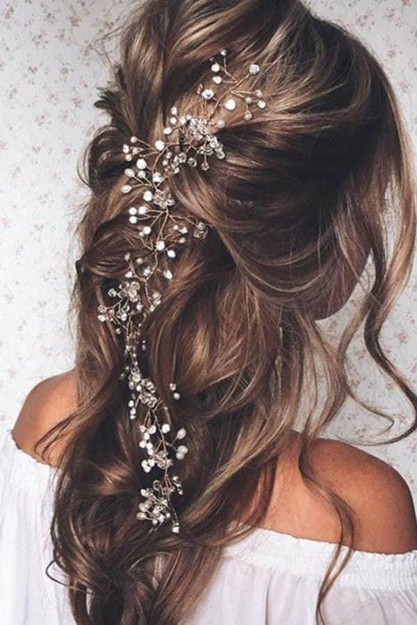 Winter Hairstyle Ideas
 Whimsical Winter Wedding Hairstyle Ideas That Will Leave