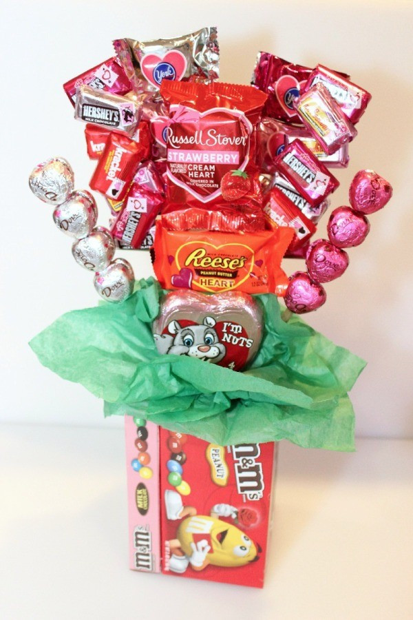 Candy Baskets For Valentines Day
 Making a Valentine s Day Candy Bouquet
