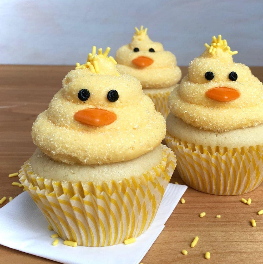 Easy Easter Cupcakes
 Easy Easter Bunny and Chick Cupcakes • tarateaspoon