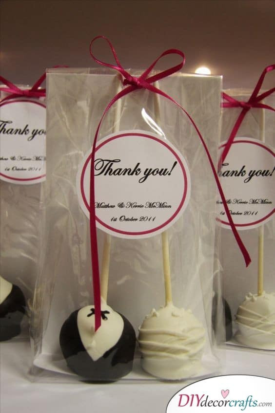 Thank You Gift Ideas For Couples
 WEDDING THANK YOU GIFTS Wedding Gifts for Guests